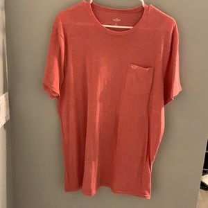 Salmon colored hollister tee